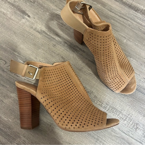 Tahari Margaret Tan Suede Leather Block Heel Peep Toe - Picture 2 of 7